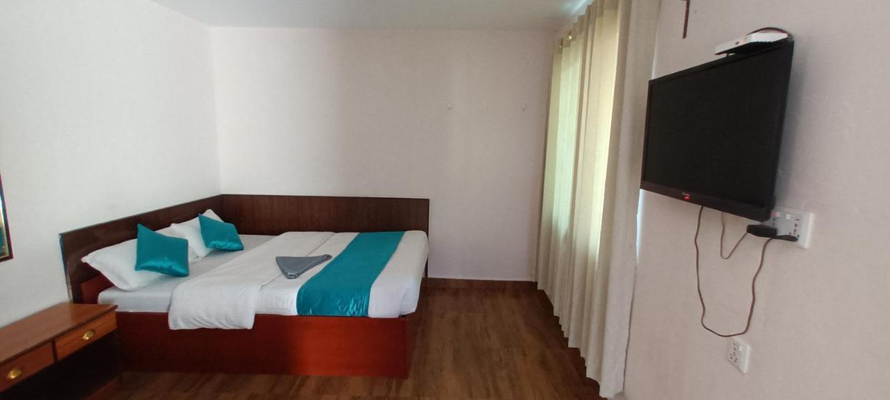 Hotel Dolly Покхара Экстерьер фото