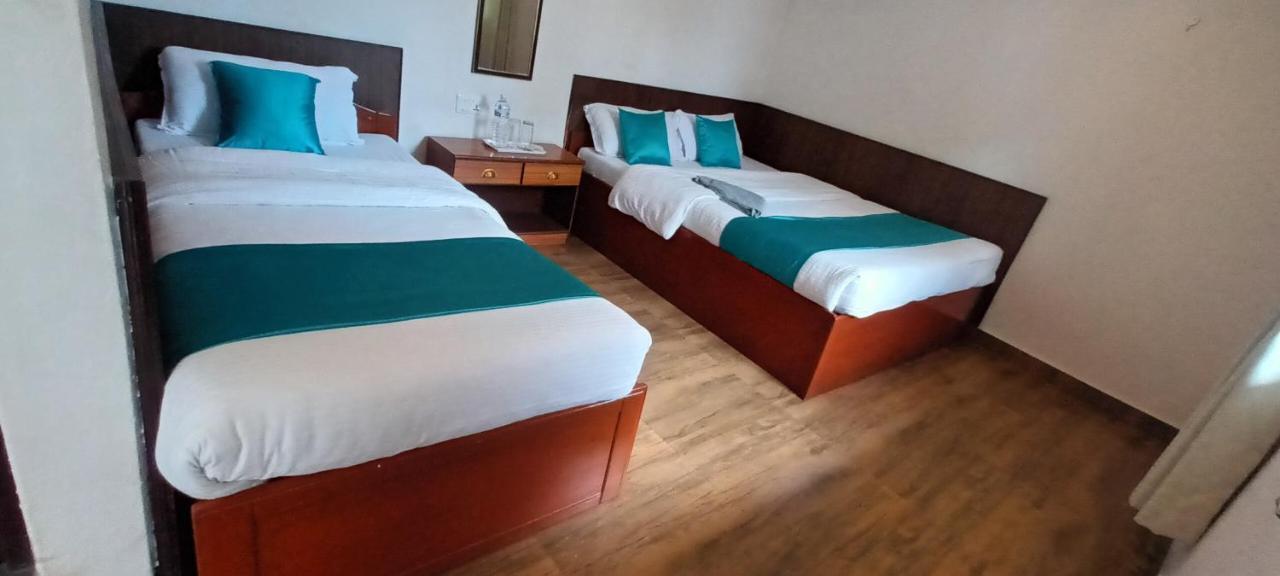 Hotel Dolly Покхара Экстерьер фото
