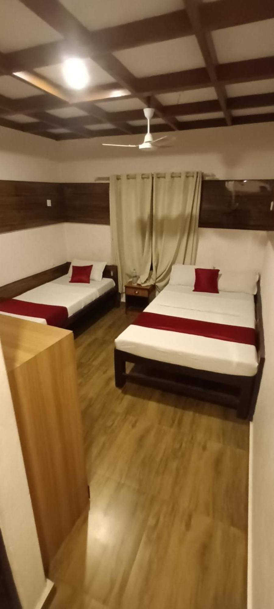 Hotel Dolly Покхара Экстерьер фото