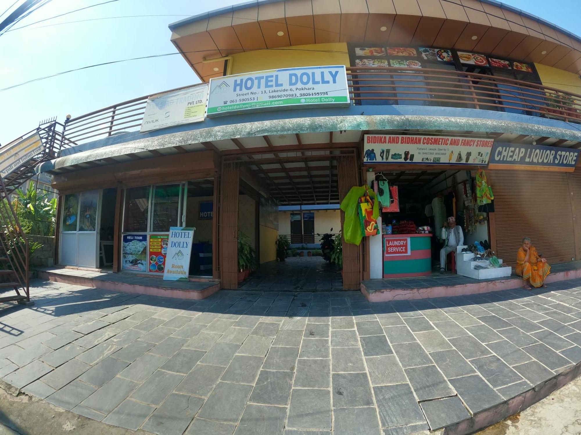 Hotel Dolly Покхара Экстерьер фото